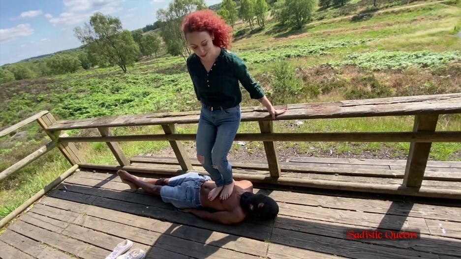 Sadistic Queens - Squishysax - Miss Katherine Kendal - Stomping Sweaty Feet